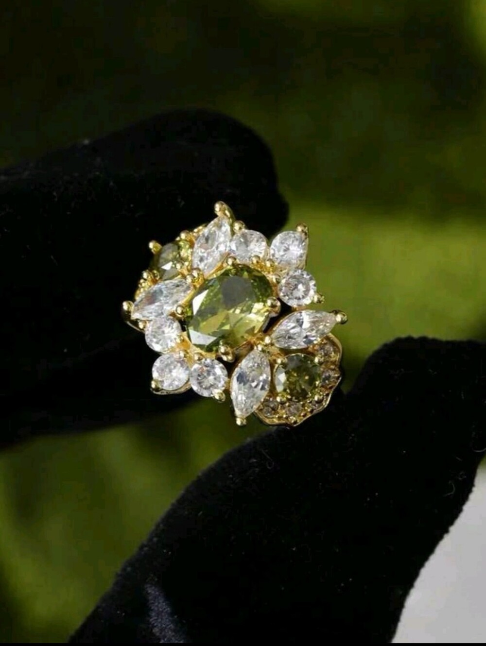 BRAND NEW ** Gold-Tone Green Crystal Cluster Statement Cuff Ring